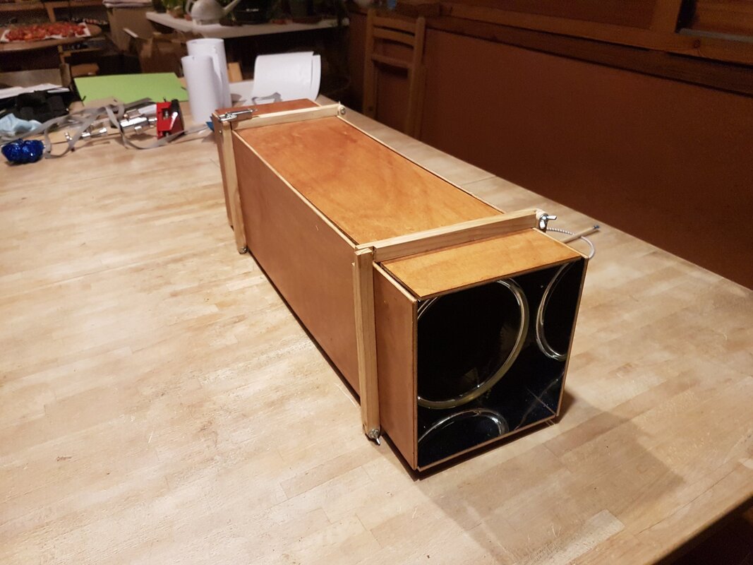 Caisson pour tube solaire