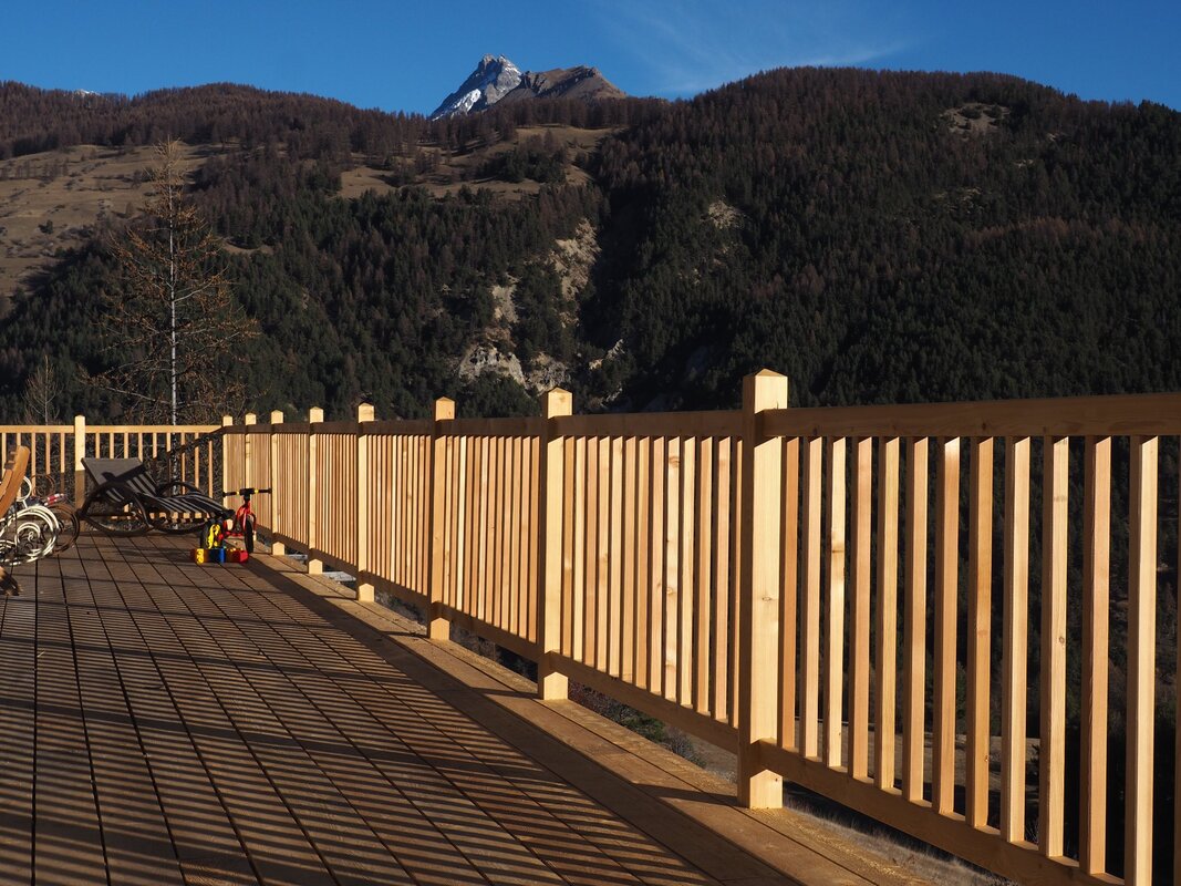 Création d'une terrasse et d'un garde corps lors d'une isolation extérieur. 